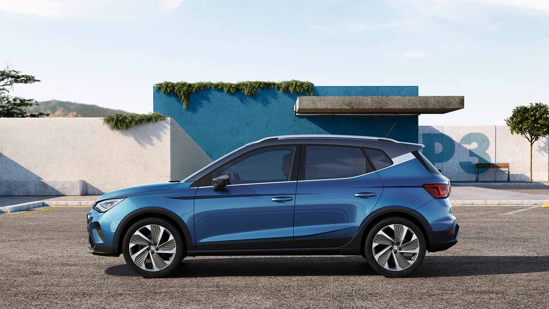 SEAT Arona FR in Saphirblau