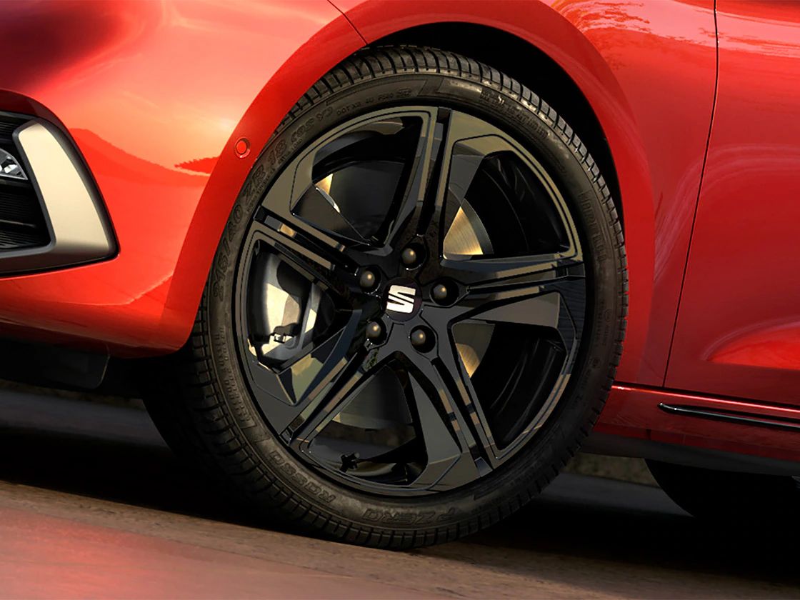 SEAT Leon FR mit 18-Zoll-Leichtmetallfelgen in Schwarz