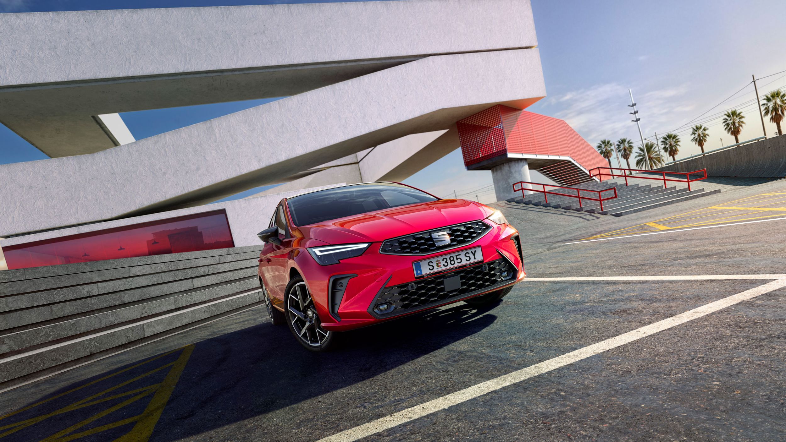 Gesamtansicht eines roten SEAT Ibiza 2025, im Freien geparkt