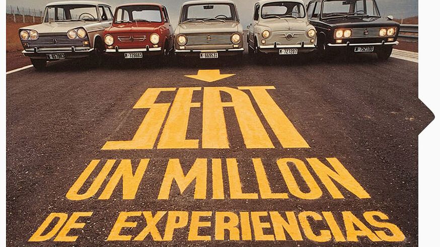 Aufnahme von 1974 mit verschiedenen SEAT Modellen nebeneinander.