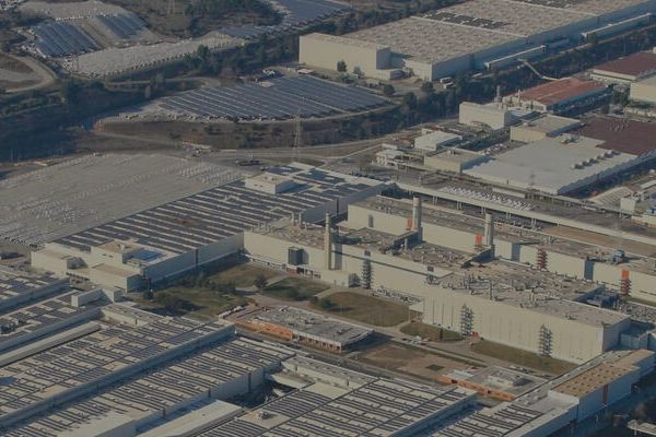 Das SEAT Produktionsgebäude aus der Vogelperspektive.