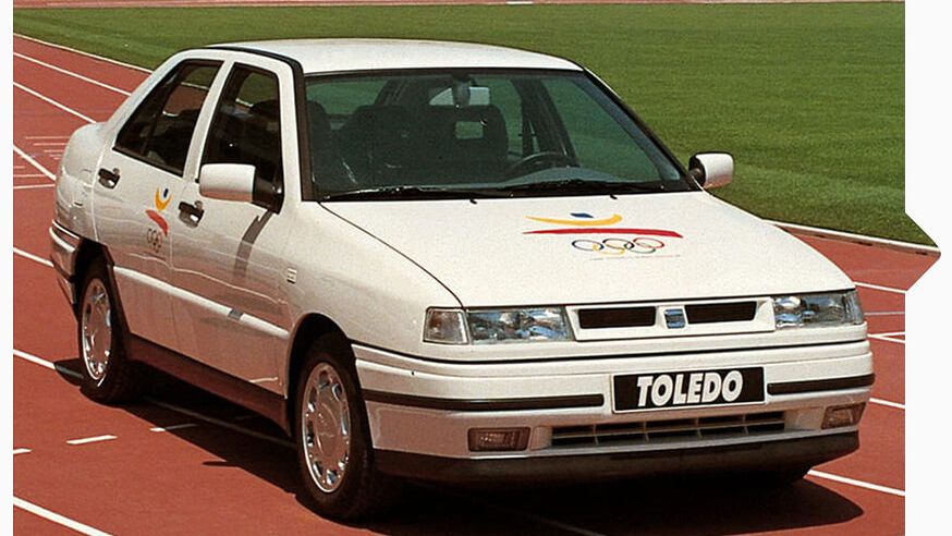 Ein weißer SEAT Toledo von 1992.