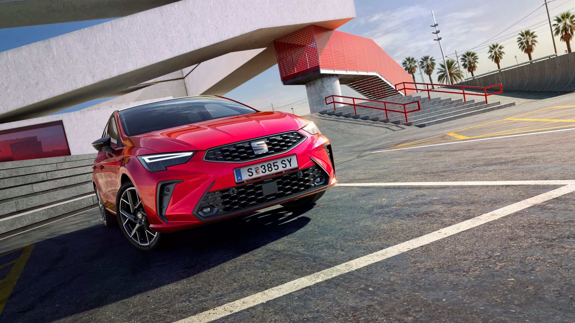 Gesamtansicht eines roten SEAT Ibiza 2025, im Freien geparkt