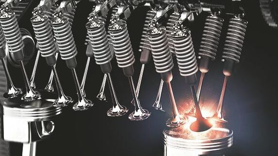 Detailansicht der Kraftstoffdirekteinspritzung bei einem SEAT Motor.