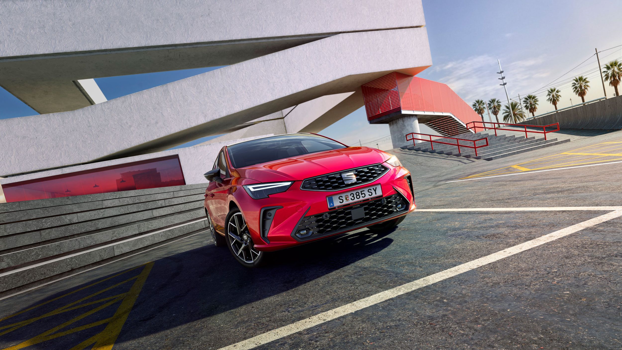 Gesamtansicht eines roten SEAT Ibiza 2025, im Freien geparkt