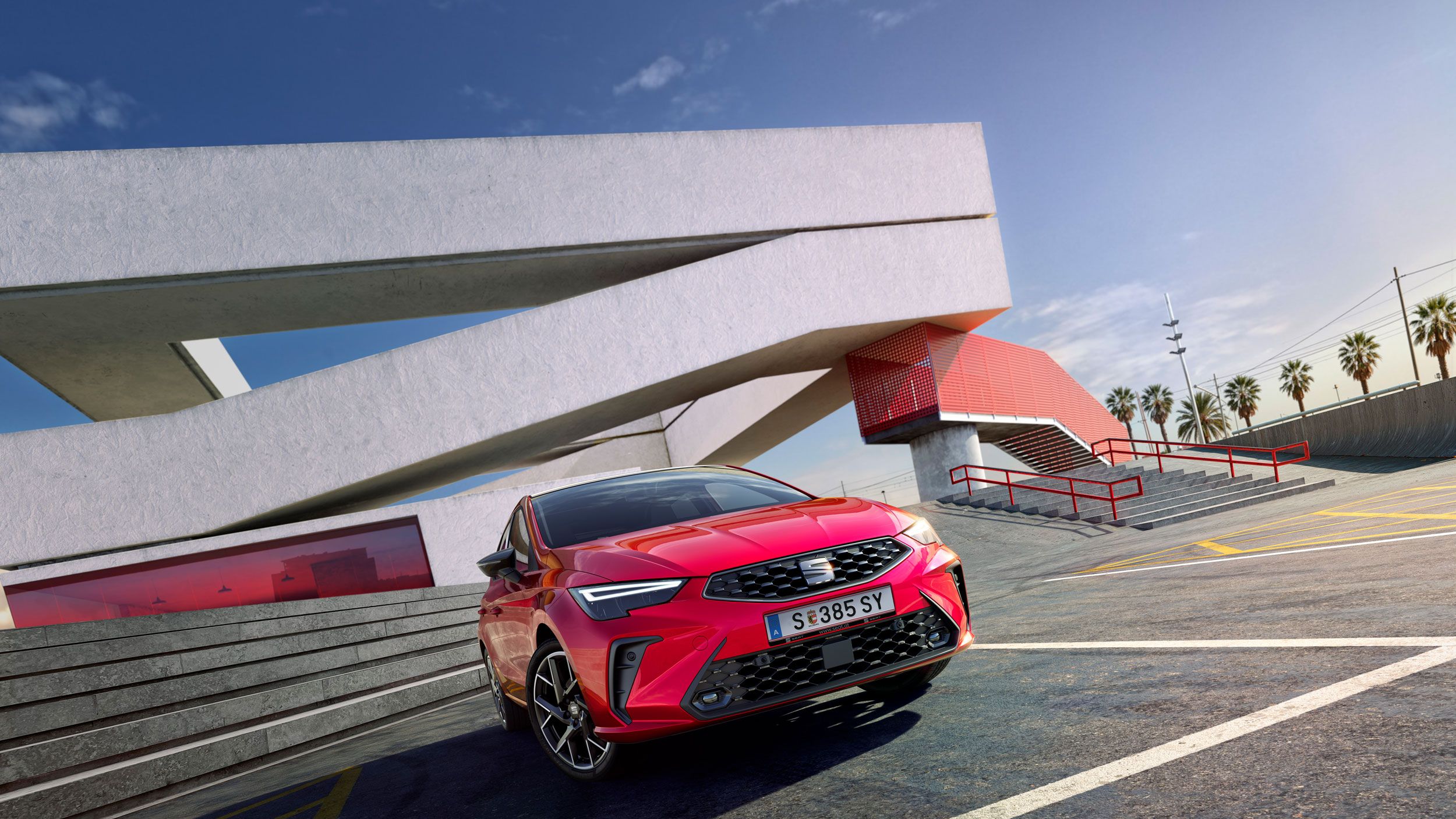 Gesamtansicht eines roten SEAT Ibiza 2025, im Freien geparkt