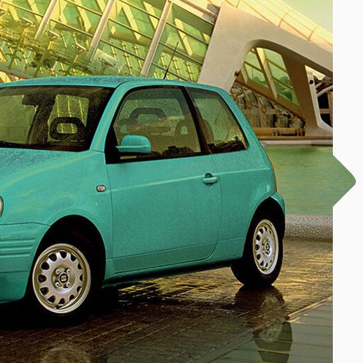 Ein türkiser SEAT Arosa von 1997.