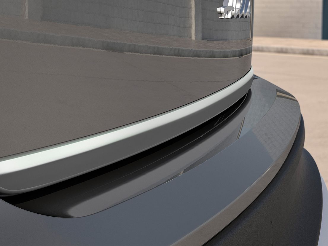 Detailansicht der Heckklappenzierleiste eines grauen SEAT Ateca.