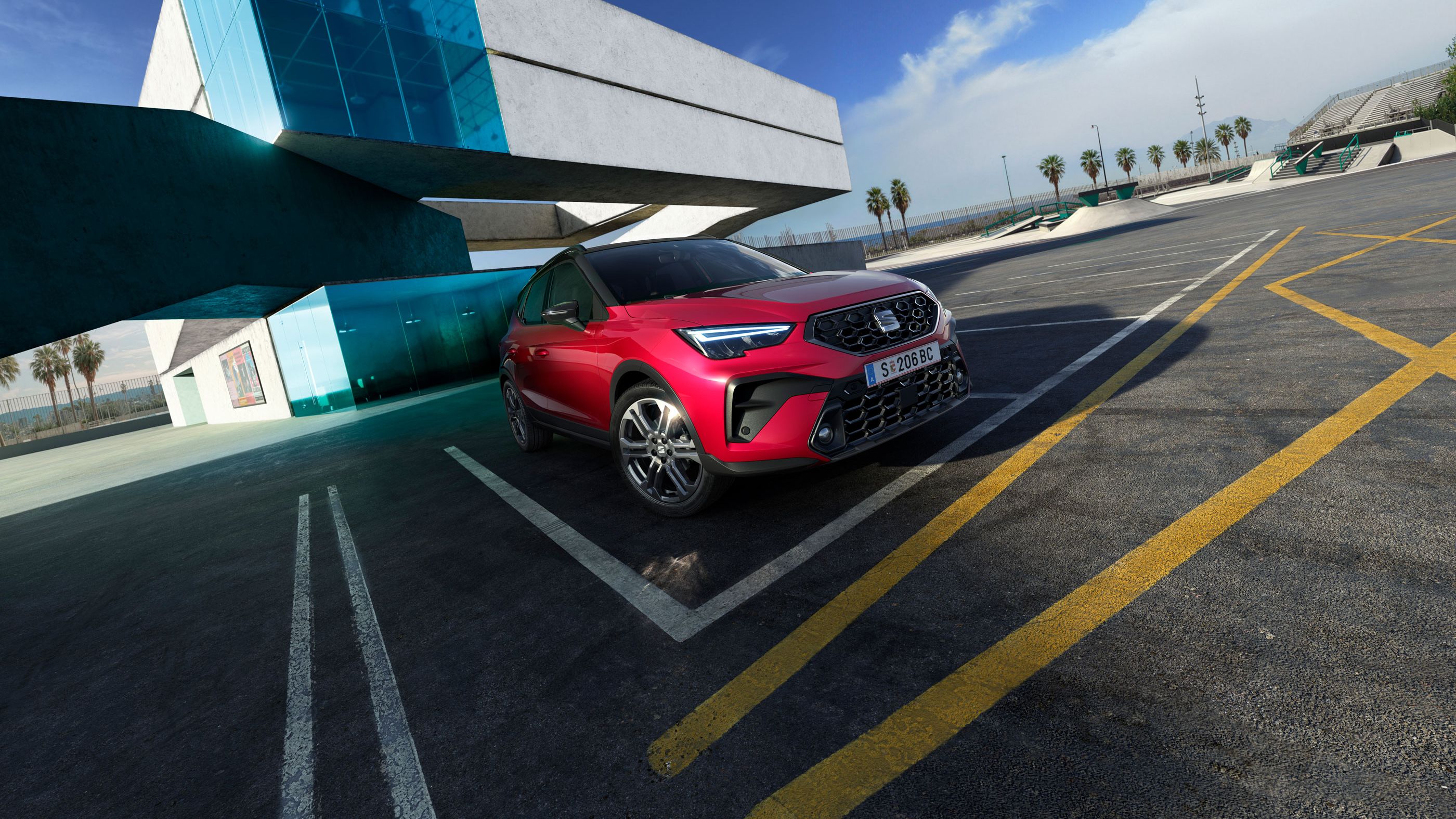 Seitenansicht des SEAT Arona FR, geparkt im Freien