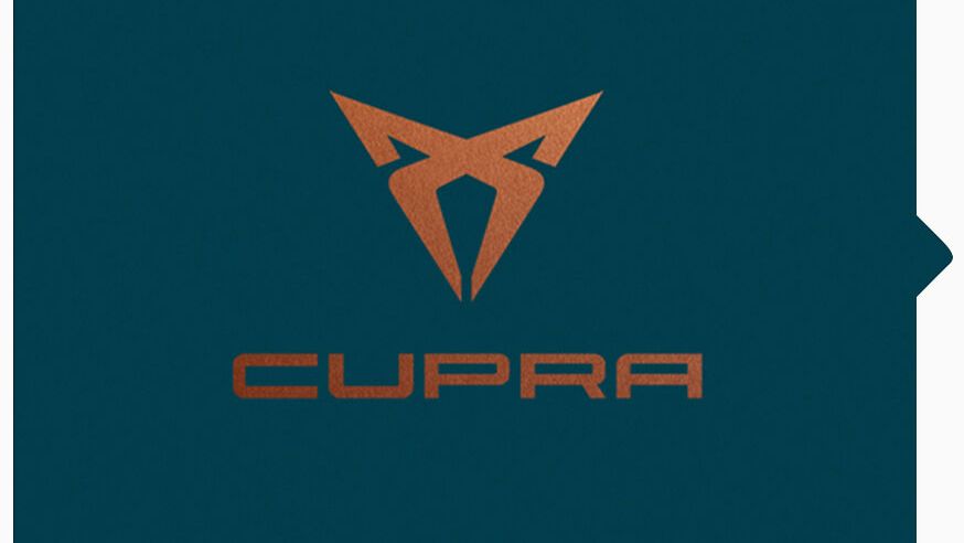 Das CUPRA Logo auf dunklem Türkisblau.